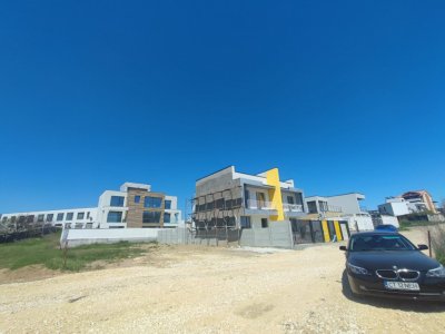 Exclusivitate Vânzare Teren 400 mp. utilități la strada