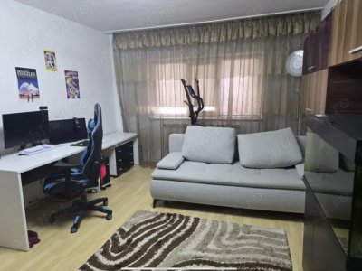 🏡 Apartament cu 3 camere, 2 băi, balcon și boxă — parter înalt, zona Eliberării