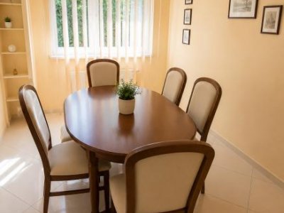 Închiriere apartament 4 camere decomandat + garaj 