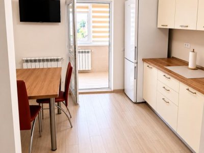 Închiriere Apartament 2 Camere Decomandat, Modern, Trocadero – Etaj 3