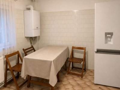 Apartament 3 camere decomandat, Centru – lângă Irish Pub și Hotel Sport
