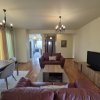 Un refugiu pe doua niveluri – spațiu, lumina și liniște deasupra orașului thumb 4