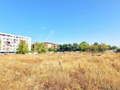 Teren intravilan pentru investitie- sector 6 , 7500 mp. construibili.