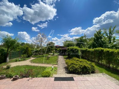 Casa cu livada si teren de 1935 mp