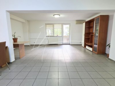 Intr-adevar unic. Apartament cu 3 camere, peste 90 mp, Cernauti