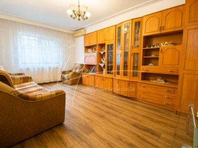 Stefanestii de Jos, 3 camere 70 mp,2 bai,centrala proprie,etaj 1/2,Comision 0%