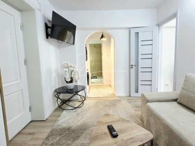 Eleganta urbana la Piata Unirii. O adresa, doua experiente de locuire
